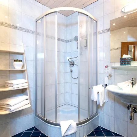 Wunder S Ferienpension Aparthotel 4*